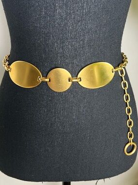ESCADA Women’s Vintage Signed Gilted Matted gold Geometric Chain Link Belt